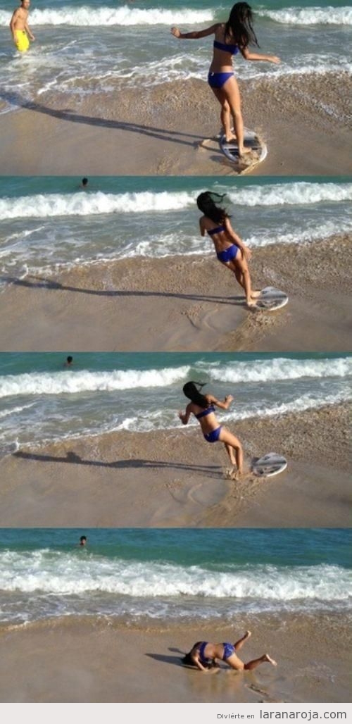 Caída surfera en plena playa